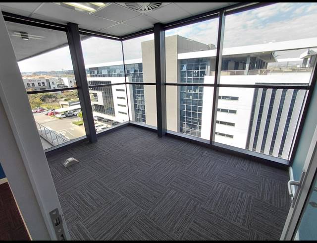 1,568M² OFFICE TO LET IN VORNA VALLEY